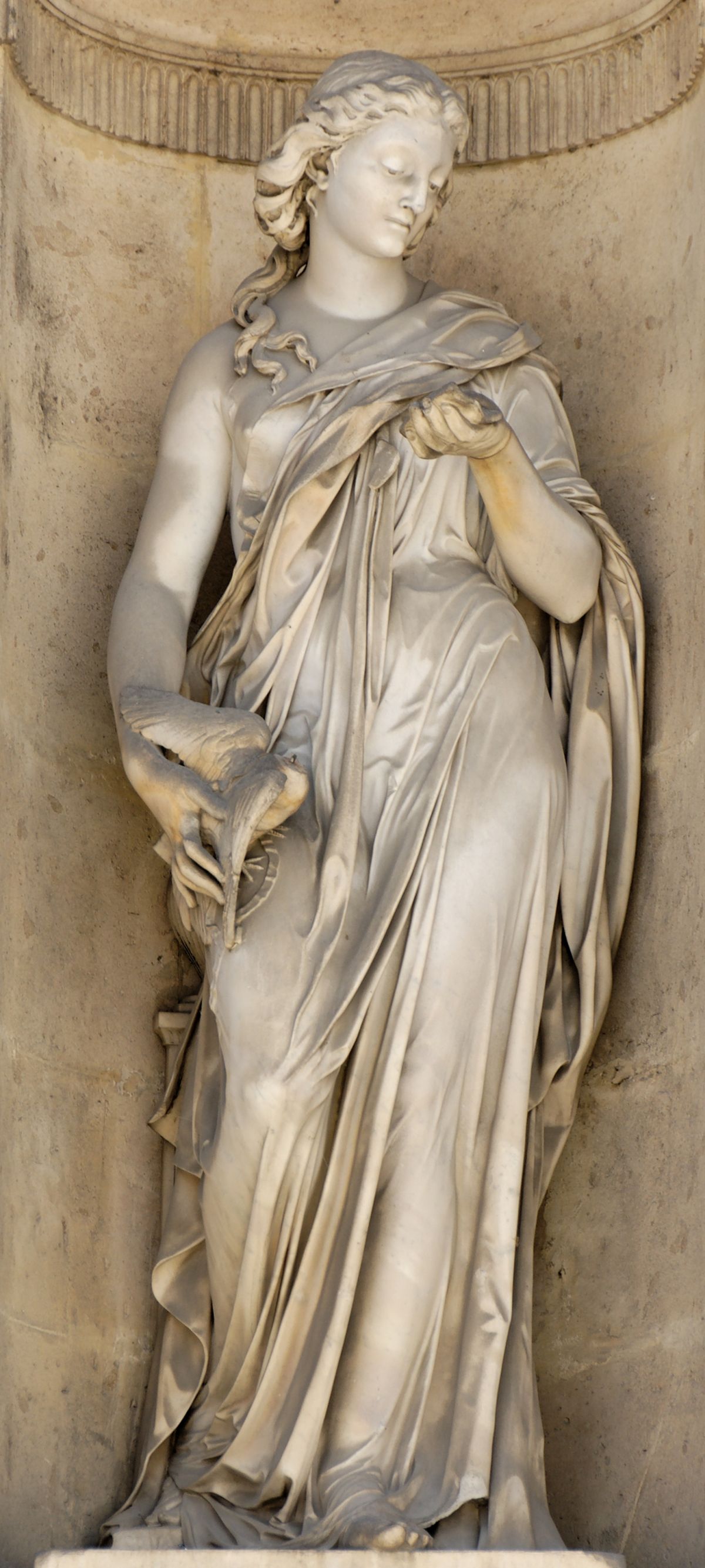 Statue le Message (Cour carrée du Louvre à Paris – réalisé par Alexandre Oliva
